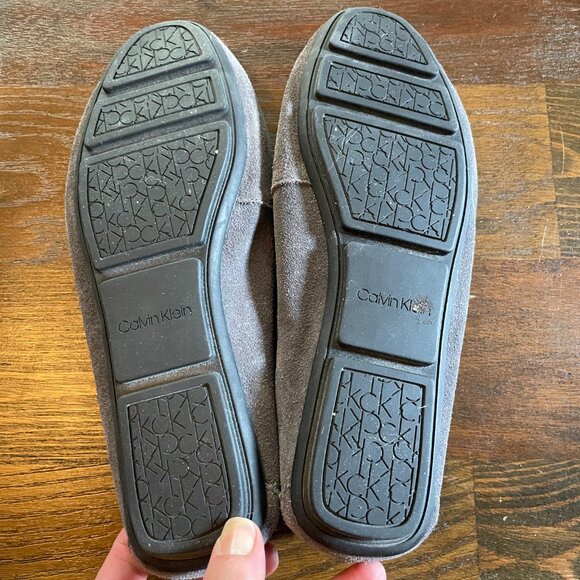 Calvin Klein Moccasin Loafers Suede Size 7M Gray with Silver Logo - Picture 7 of 7